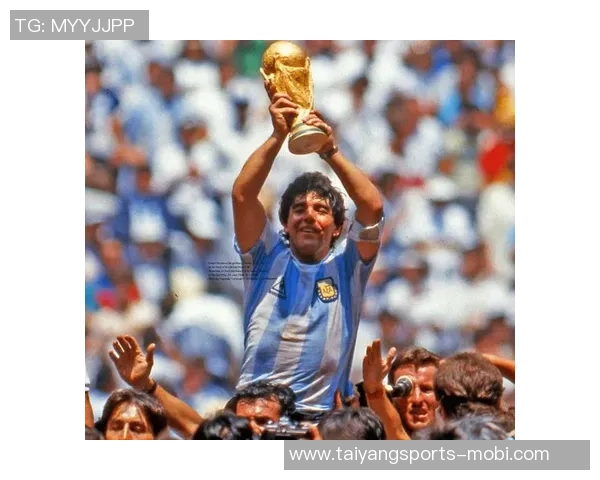 在那不勒斯进球后恩佐向马拉多纳致敬永远铭记传奇之光